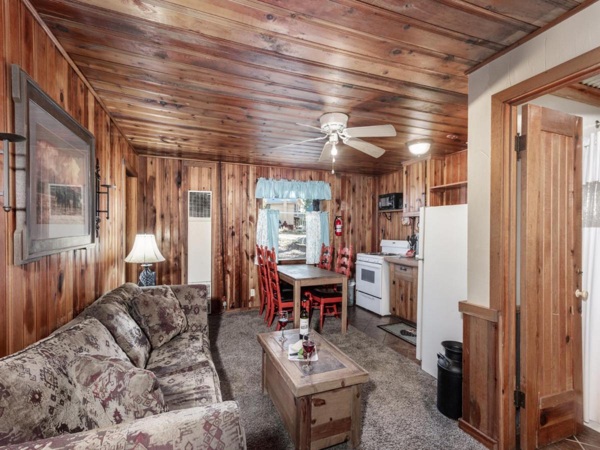 Pine Cabin, 2 Bedrooms, Fireplace, Midtown, Sleeps 6 Ruidoso Exteriör bild